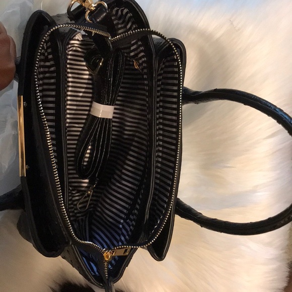 PARK AVE COLLECTION PETA-APPROVED VEGAN LEATHER BG - Picture 3 of 4